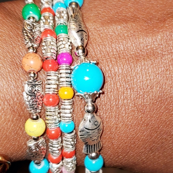 💥SALE 3 for $35💥 (4) Silver Plated Bracelets - Picture 4 of 4